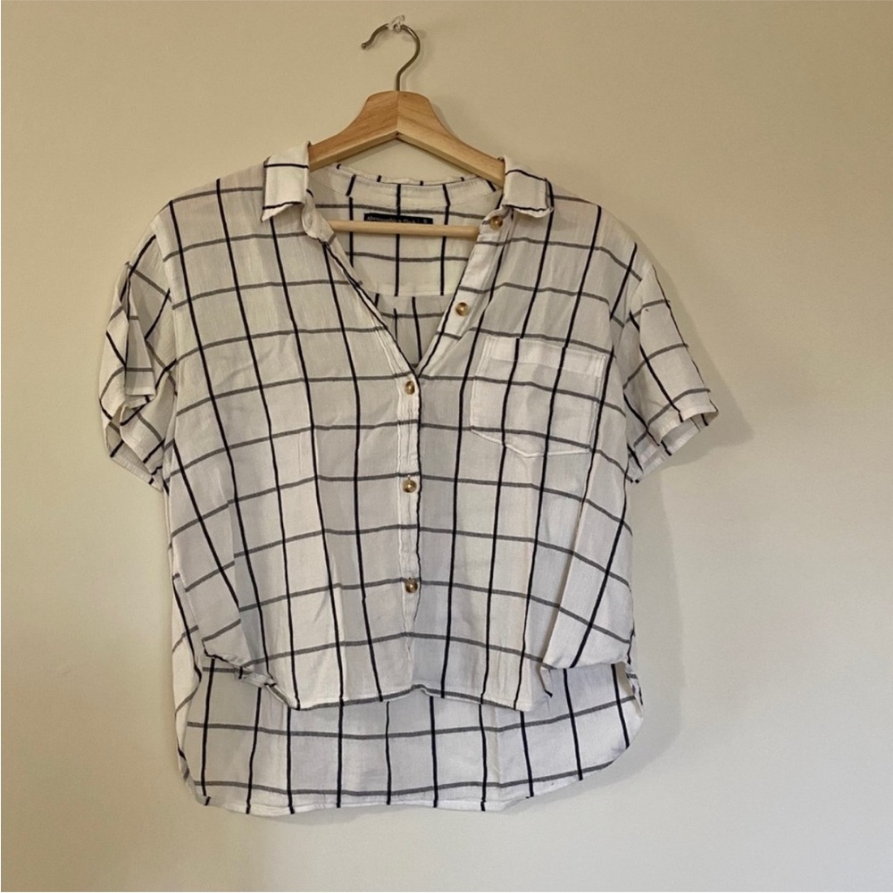 Abercrombie & Fitch White and Black Short Sleeve Button Down Shirt